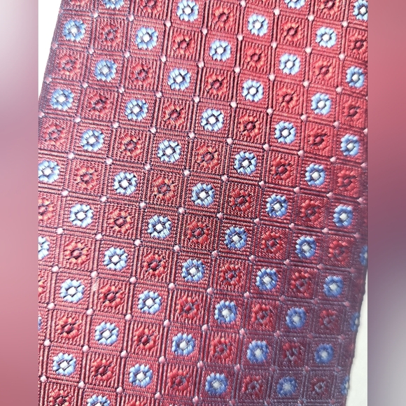 Brooks Brothers Red and Blue Geometric Tie Made In New York - Picture 3 of 5